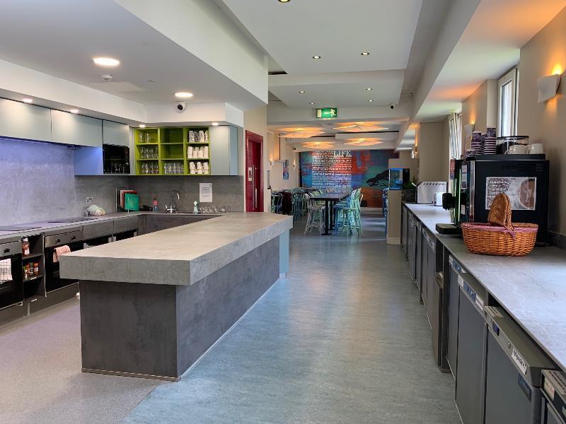 Kinlay Hostel Eyre Square Голвей Екстер'єр фото