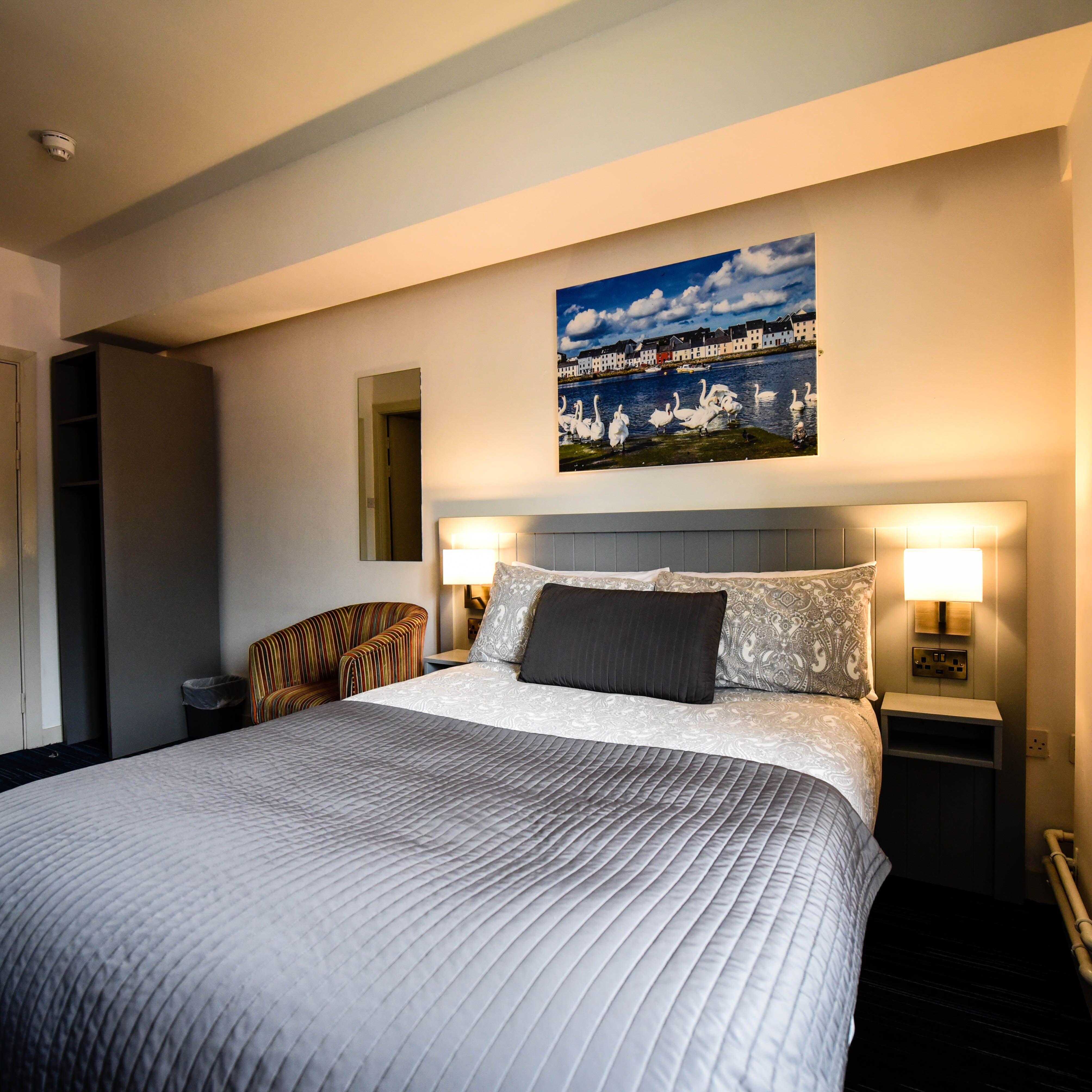 Kinlay Hostel Eyre Square Голвей Екстер'єр фото