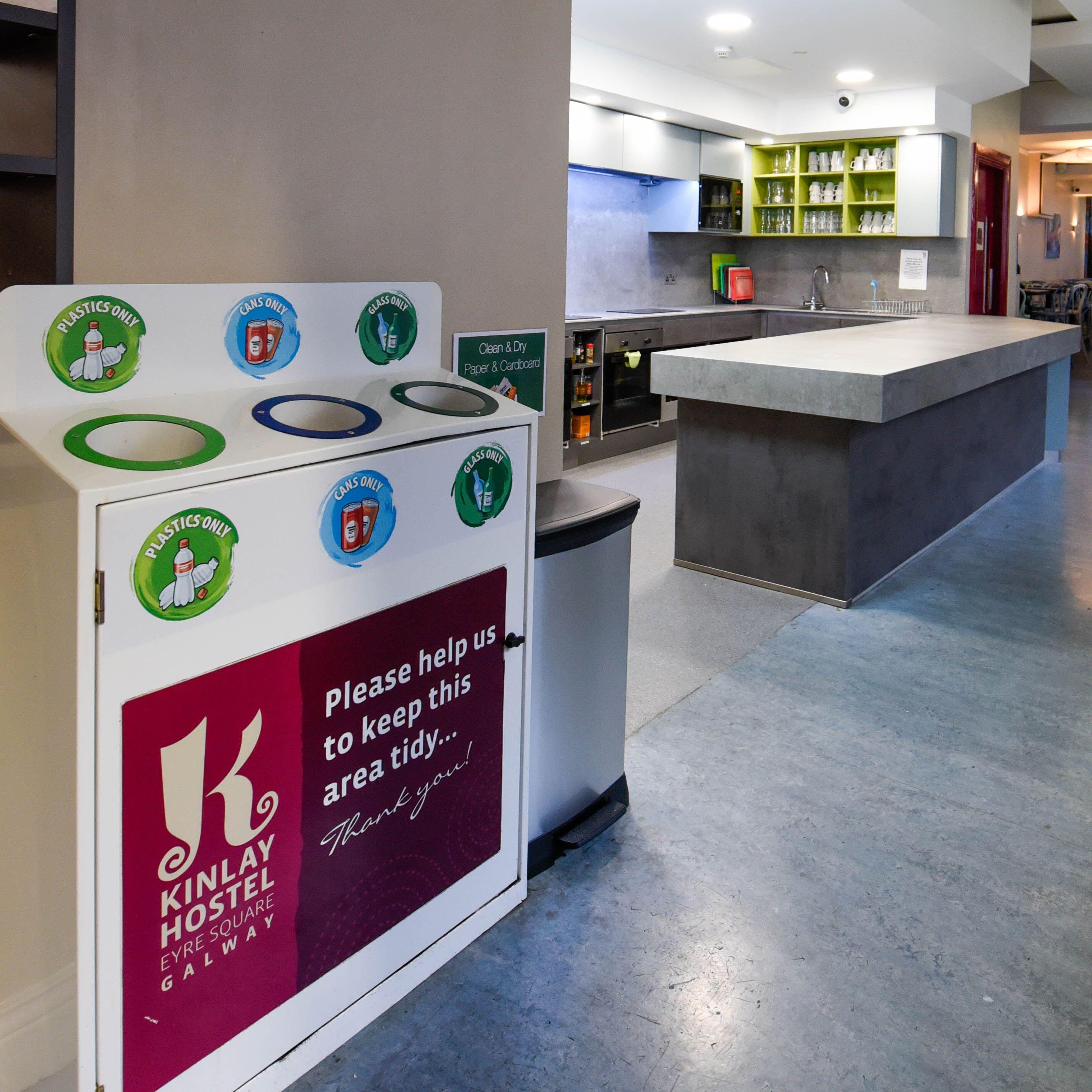 Kinlay Hostel Eyre Square Голвей Екстер'єр фото